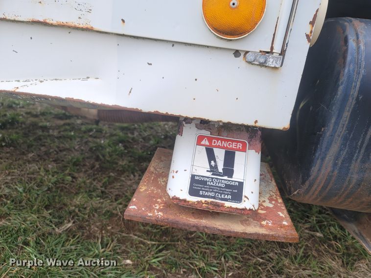 image for item MH9658 Altec  digger derrick bed