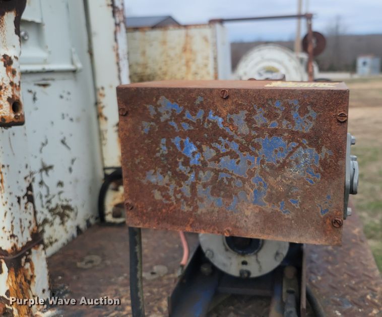 image for item MH9658 Altec  digger derrick bed