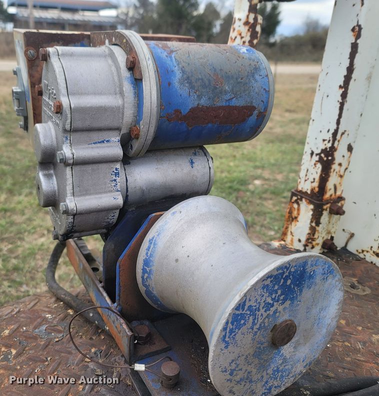 image for item MH9658 Altec  digger derrick bed