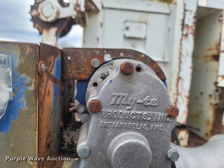 image for item MH9658 Altec  digger derrick bed