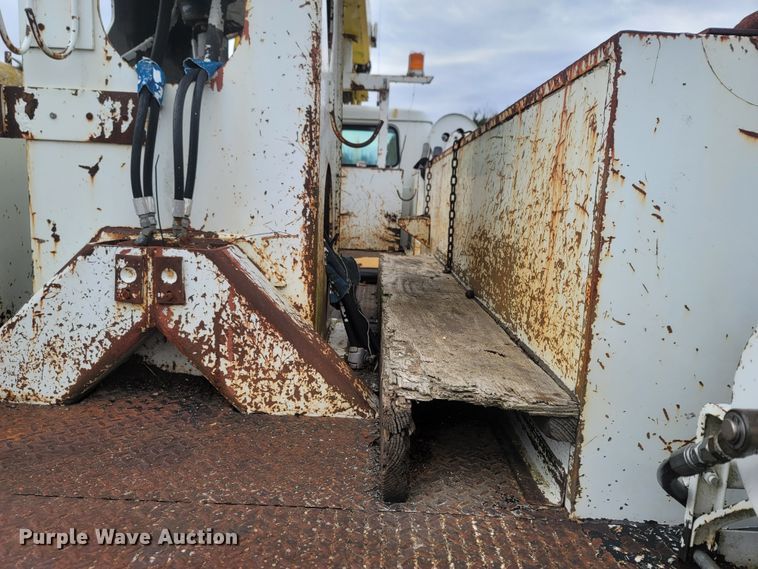 image for item MH9658 Altec  digger derrick bed