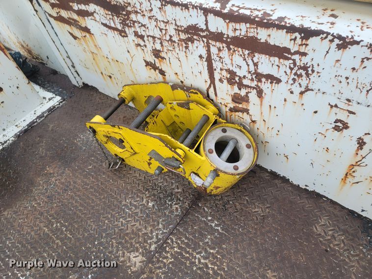 image for item MH9658 Altec  digger derrick bed