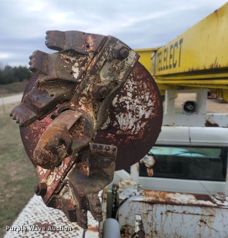 image for item MH9658 Altec  digger derrick bed