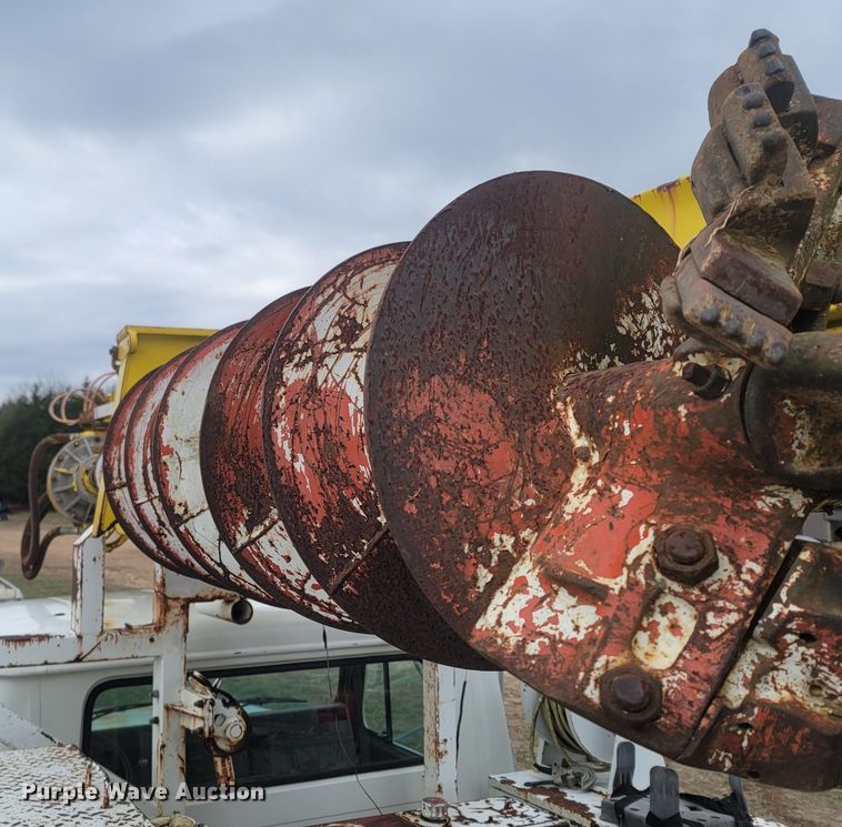 image for item MH9658 Altec  digger derrick bed