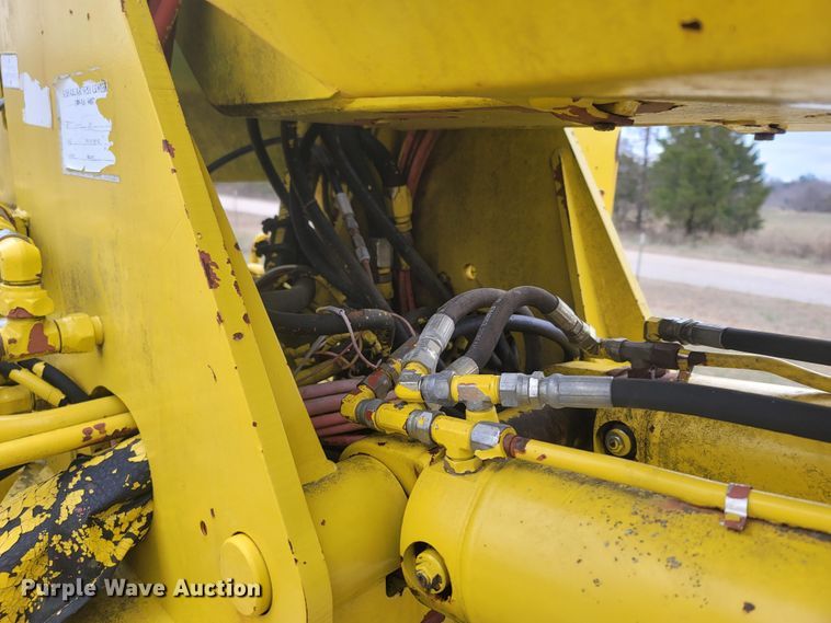image for item MH9658 Altec  digger derrick bed