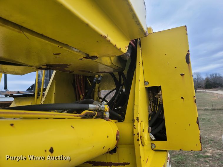 image for item MH9658 Altec  digger derrick bed