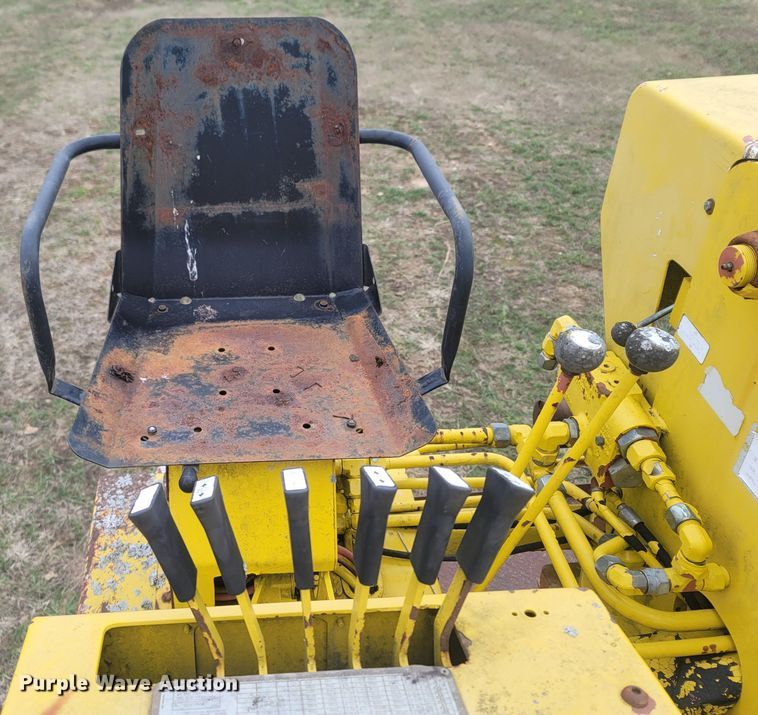 image for item MH9658 Altec  digger derrick bed