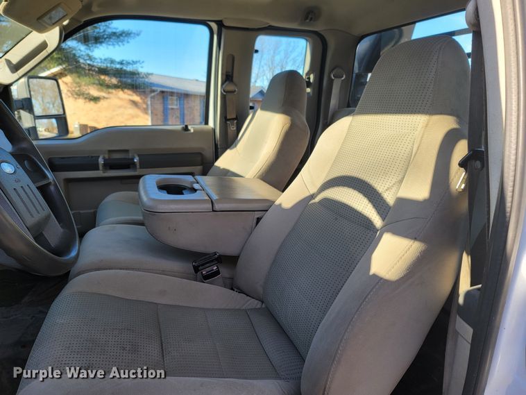 image for item MH9671 2008 Ford F450 Super Duty  SuperCab flatbed truck