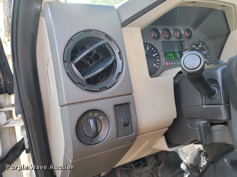 image for item MH9671 2008 Ford F450 Super Duty  SuperCab flatbed truck