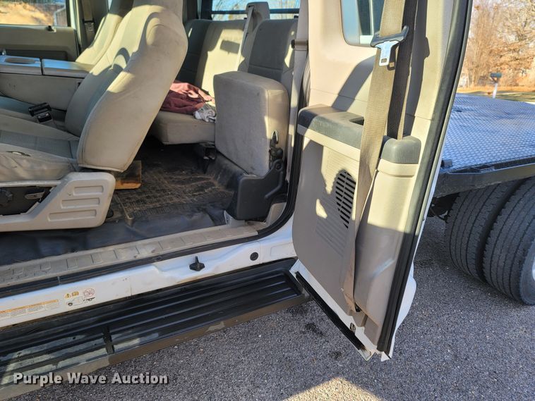 image for item MH9671 2008 Ford F450 Super Duty  SuperCab flatbed truck