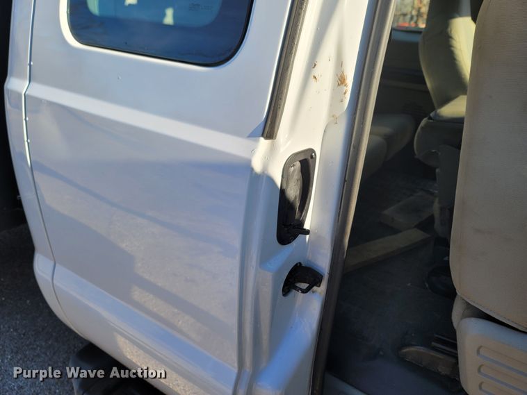 image for item MH9671 2008 Ford F450 Super Duty  SuperCab flatbed truck