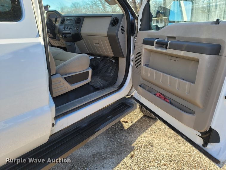 image for item MH9671 2008 Ford F450 Super Duty  SuperCab flatbed truck