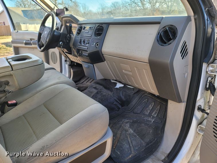 image for item MH9671 2008 Ford F450 Super Duty  SuperCab flatbed truck