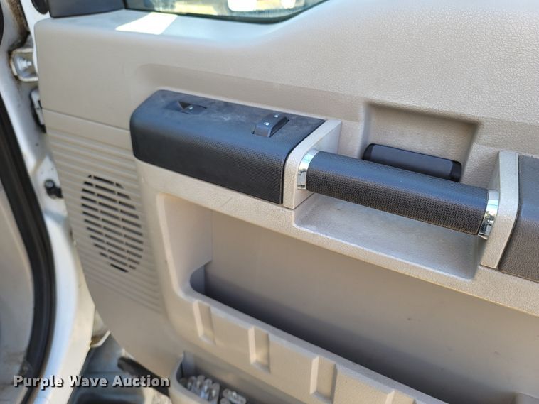 image for item MH9671 2008 Ford F450 Super Duty  SuperCab flatbed truck