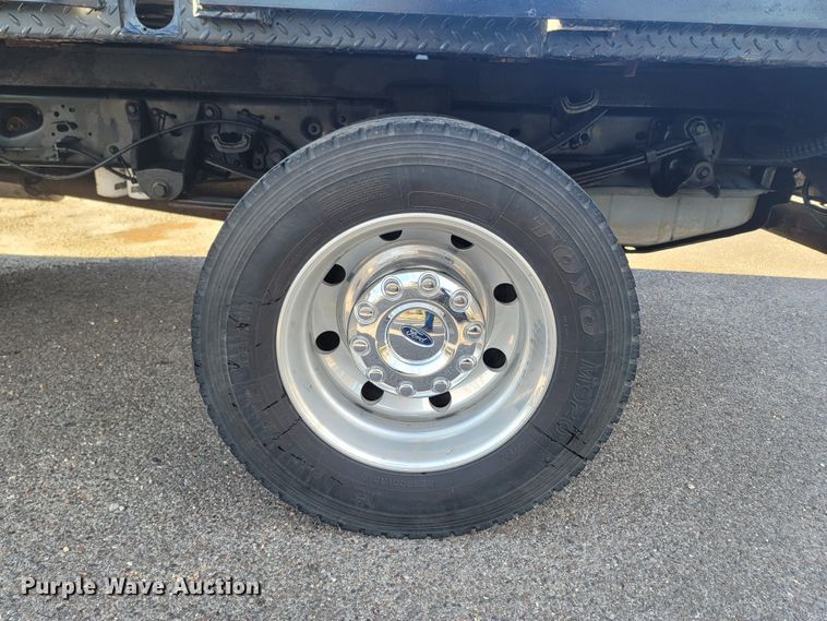 image for item MH9671 2008 Ford F450 Super Duty  SuperCab flatbed truck