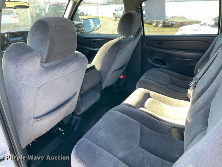 image for item MI9738 2005 GMC Sierra 3500  Crew Cab pickup truck