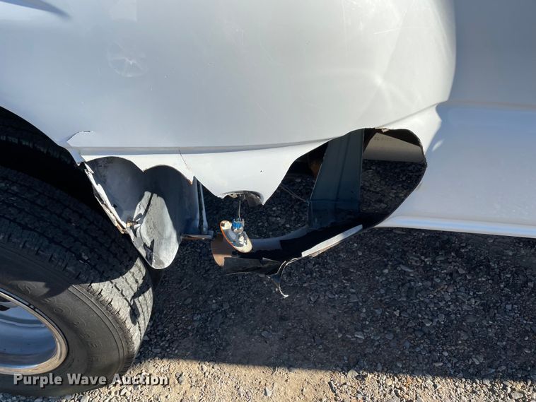 image for item MI9738 2005 GMC Sierra 3500  Crew Cab pickup truck