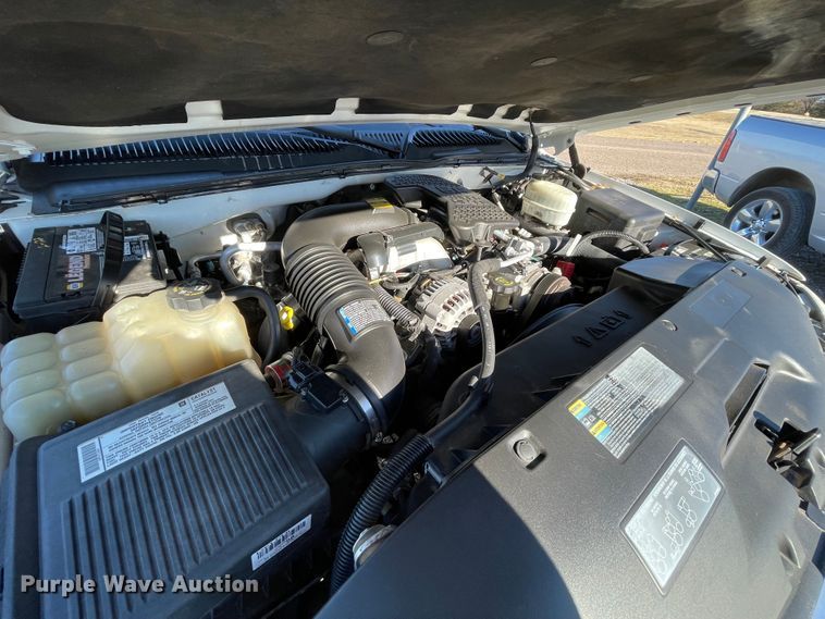 image for item MI9738 2005 GMC Sierra 3500  Crew Cab pickup truck