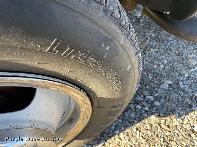 image for item MI9738 2005 GMC Sierra 3500  Crew Cab pickup truck