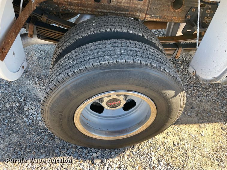 image for item MI9738 2005 GMC Sierra 3500  Crew Cab pickup truck