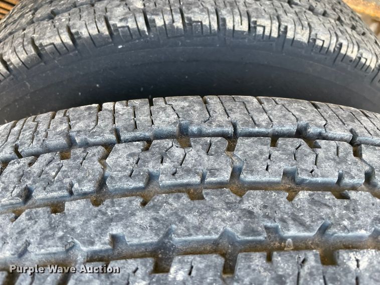 image for item MI9738 2005 GMC Sierra 3500  Crew Cab pickup truck