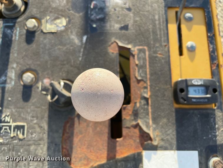 image for item MI9744 2017 Vermeer RTX130  trencher