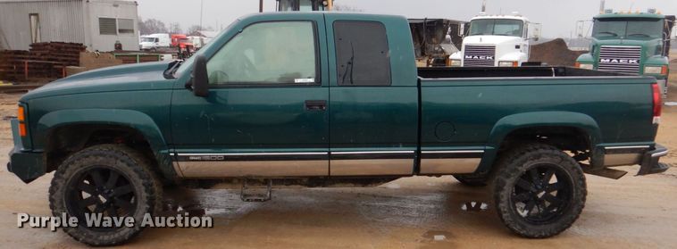 image for item MJ9961 1996 GMC Sierra 1500  Ext. Cab pickup truck