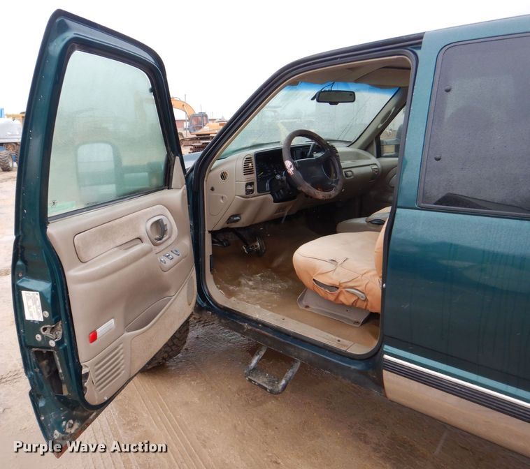 image for item MJ9961 1996 GMC Sierra 1500  Ext. Cab pickup truck