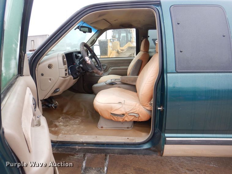 image for item MJ9961 1996 GMC Sierra 1500  Ext. Cab pickup truck