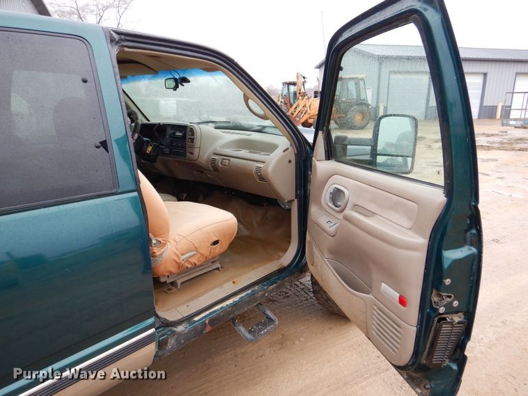 image for item MJ9961 1996 GMC Sierra 1500  Ext. Cab pickup truck