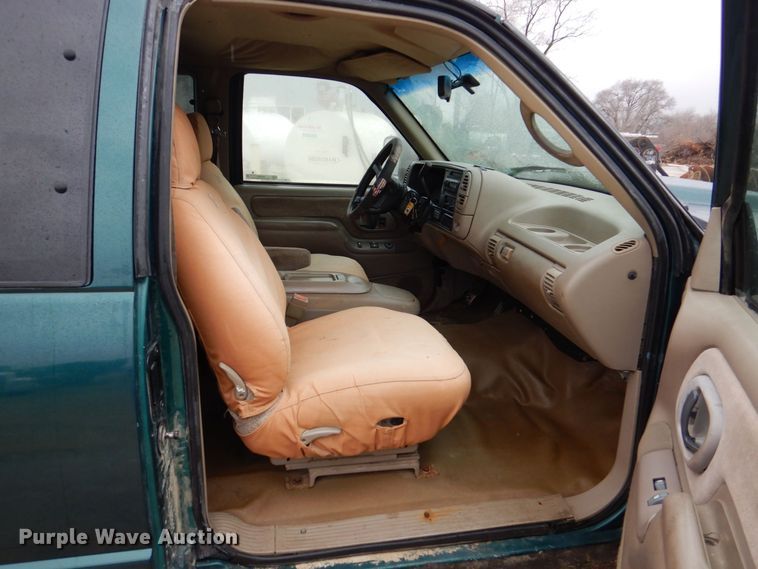 image for item MJ9961 1996 GMC Sierra 1500  Ext. Cab pickup truck