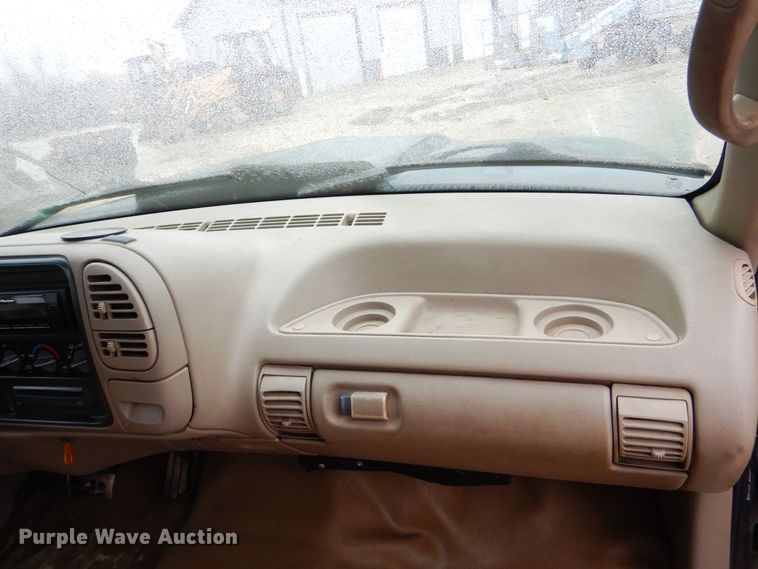 image for item MJ9961 1996 GMC Sierra 1500  Ext. Cab pickup truck