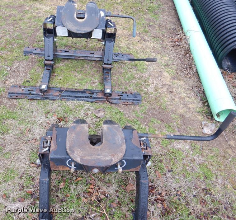 image for item MJ9963 (2) fifth wheel hitches