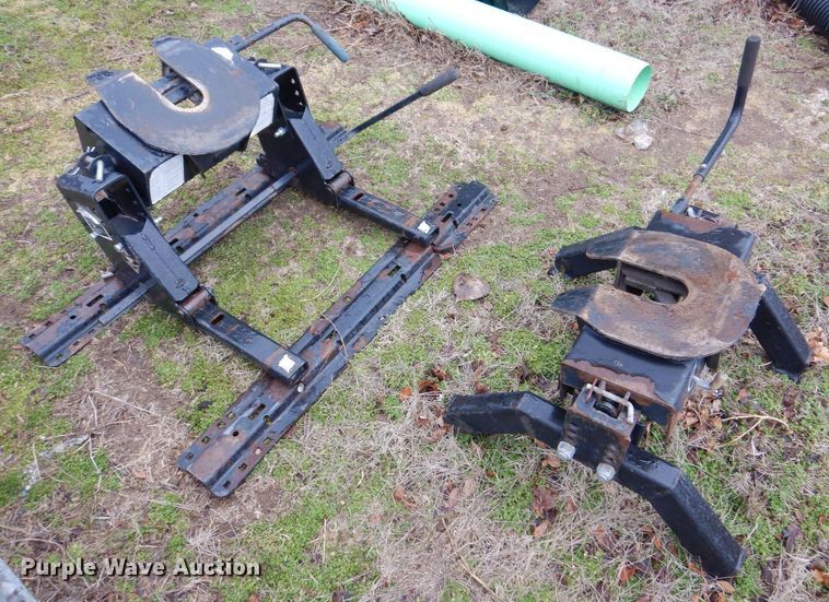 image for item MJ9963 (2) fifth wheel hitches