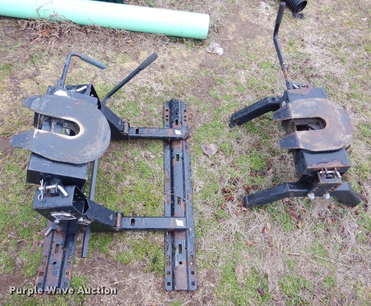 image for item MJ9963 (2) fifth wheel hitches