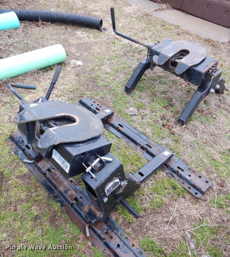 image for item MJ9963 (2) fifth wheel hitches