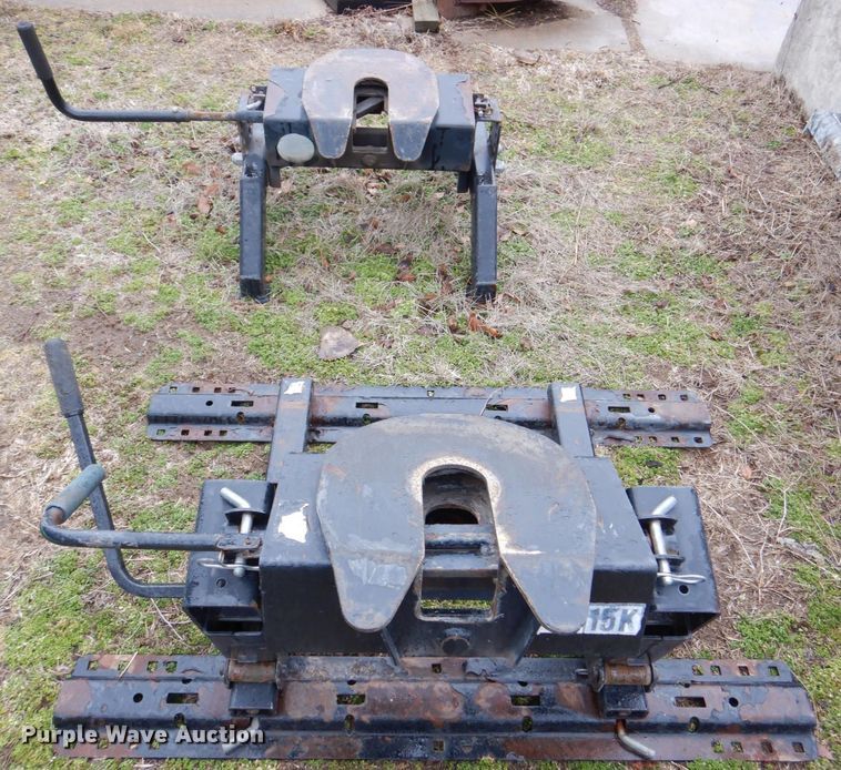 image for item MJ9963 (2) fifth wheel hitches