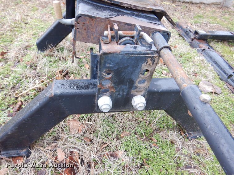 image for item MJ9963 (2) fifth wheel hitches