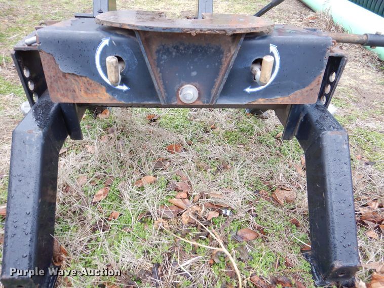 image for item MJ9963 (2) fifth wheel hitches