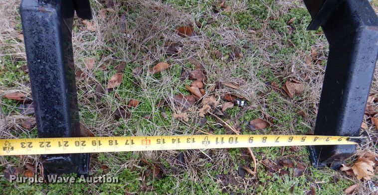 image for item MJ9963 (2) fifth wheel hitches