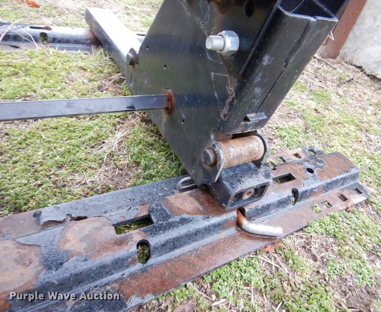 image for item MJ9963 (2) fifth wheel hitches