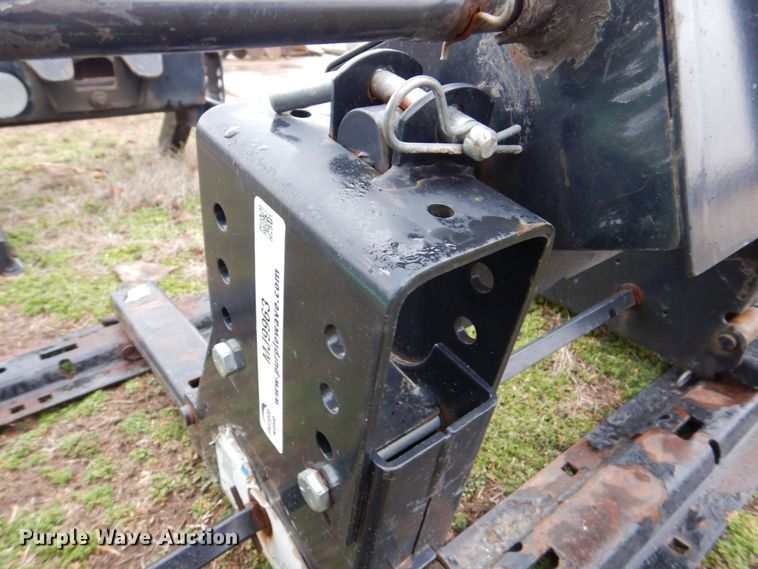 image for item MJ9963 (2) fifth wheel hitches