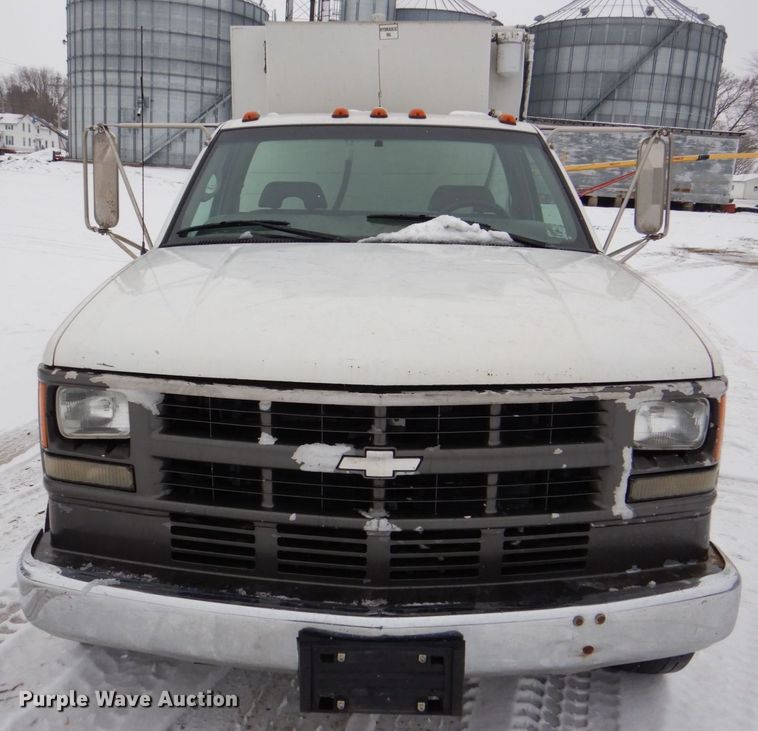 image for item MJ9966 2001 Chevrolet Silverado C3500HD  refuse truck