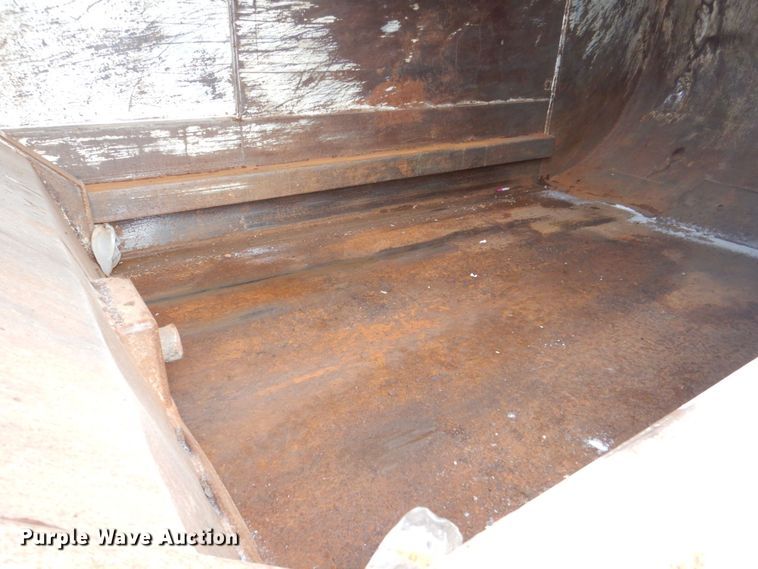 image for item MJ9966 2001 Chevrolet Silverado C3500HD  refuse truck