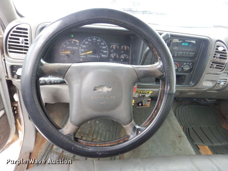 image for item MJ9966 2001 Chevrolet Silverado C3500HD  refuse truck