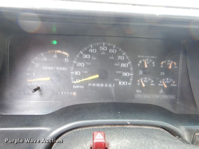 image for item MJ9966 2001 Chevrolet Silverado C3500HD  refuse truck