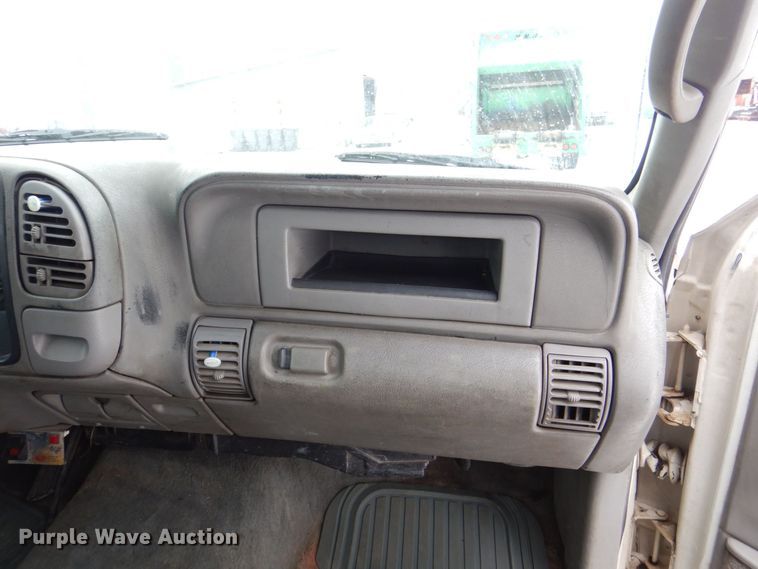 image for item MJ9966 2001 Chevrolet Silverado C3500HD  refuse truck