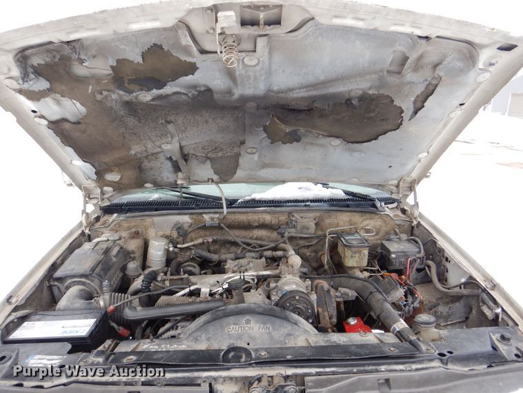 image for item MJ9966 2001 Chevrolet Silverado C3500HD  refuse truck