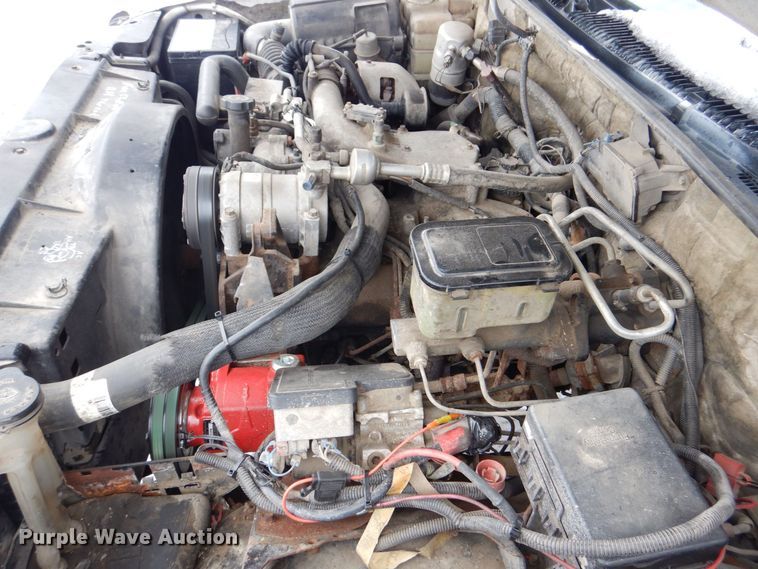 image for item MJ9966 2001 Chevrolet Silverado C3500HD  refuse truck