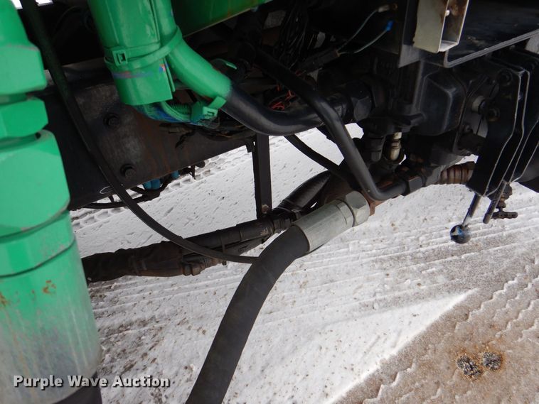 image for item MJ9967 2003 International 7400  refuse truck